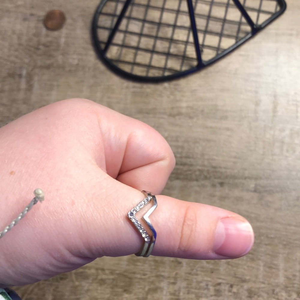 4 Silver Rings - Picture 3 of 6